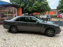 Mercedes benz e 200