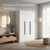 Armoire 3 portes blanche avec espaces de rangement