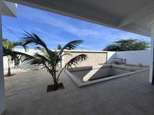 Belle villa avec piscine a Somone