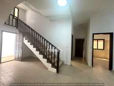 Villa R+1 à louer à Mermoz