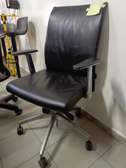 Fauteuil bureau cuir noir ergonomique avec roulettes