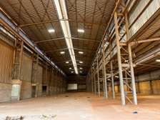 UN HANGAR A LOUER A DIAMNIADIO
