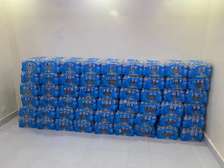 Paquets d'eau minérale à vendre