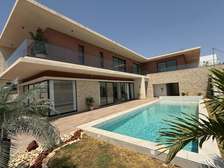 Belle villa toute neuve  sise saly,très moderne…