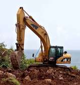 ENGINS ET CAMIONS DE CHANTIER A LOUER