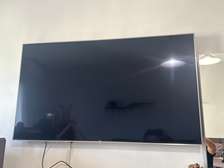 TV 55 pouces 4K Ultra HD Smart TV design moderne