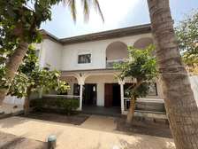 VILLA à louer aux Almadies zone de recasement