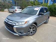 Mitsubshi outlander 7palac 2017