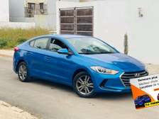 Hyundai elantra Top bleu et /Noir Disponible