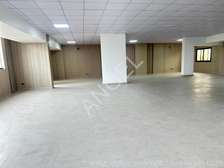 Ref_7244_GL – Des Plateaux de bureau à louer au Point-E