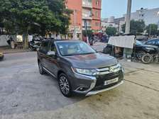 Mitsubishi outlander 7 places