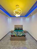 Chambre spacieuse avec climatisation et LED design