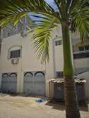 GRANDE VILLA  À LOUER AUX ALMADIES