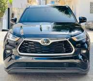 TOYOTA HIGHLANDER 2023 ESSENCE 6 cylindres