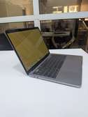 MacBook Pro 13 pouces 2019 touche bar i7 8g de ram  512