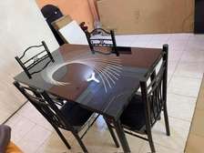 Table 4 chaises