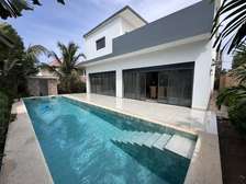 Belle villa avec piscine a louer a Saly