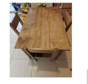 Table pour enfants avec 3 chaise en bois