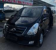 Hyundai Starex VIP Black double toit ouvrant