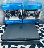 Ps4 slim + 2 Manettes + FC 25