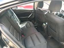 Mazda 6 berline noire confort fiable économique