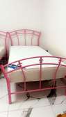 2 LITS POUR ENFANT AVEC MATELAS