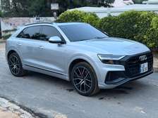 Audi Q8 S-LINE