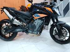 KTM 890 duke