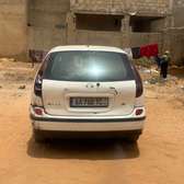 Opel Almera berline compacte essence blanche