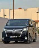TOYOTA GRANVIA Annee 2022