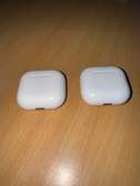 AirPods 4 Ang