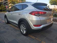 Hyundai Tucson full options version 4x4