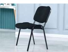 Chaise visiteur simple – Pratique & résistante