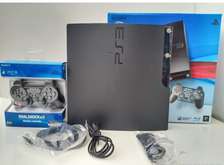 PS3 Slim + 15jeux + 2manettes