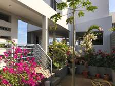 IMMEUBLE A VENDRE SUR LA ROUTE DE L'AEROPORT,OUEST FOIRE