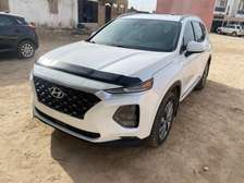 Hyundai Santa Fe 2019 SUV blanc spacieux polyvalent