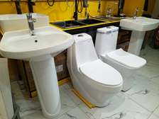 Chaise anglaise et Lavabo