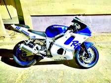 Yamaha R 6 carburateur
