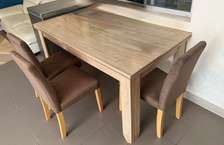VENDS TABLE A MANGER + 3 CHAISES