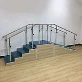 Rampe d'escalier de rééducation, de réadaptation