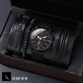 MONTRE AVEC BRACELETS EN CUIR