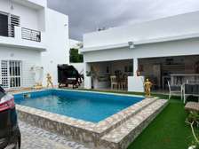 Villa R+1  à vendre allée milliardaire derriere Saly Center
