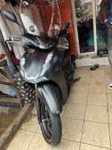 A vendre  Honda sh 350