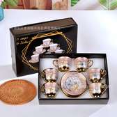 Ensemble tasses et sous tasses