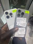 iPhone 15 pro 256 esim