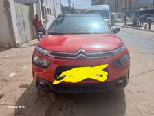 À vendre Citroën Cactus rouge 32000km, année 2022