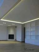 Decoration faux plafond Ba13 lambris TV set