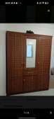 Armoire marron blanc et gris