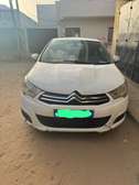 Citroën C4 essence blanc manuel kilométrage modéré