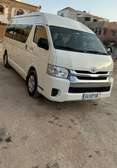 Location bus Toyota Hiace high roof